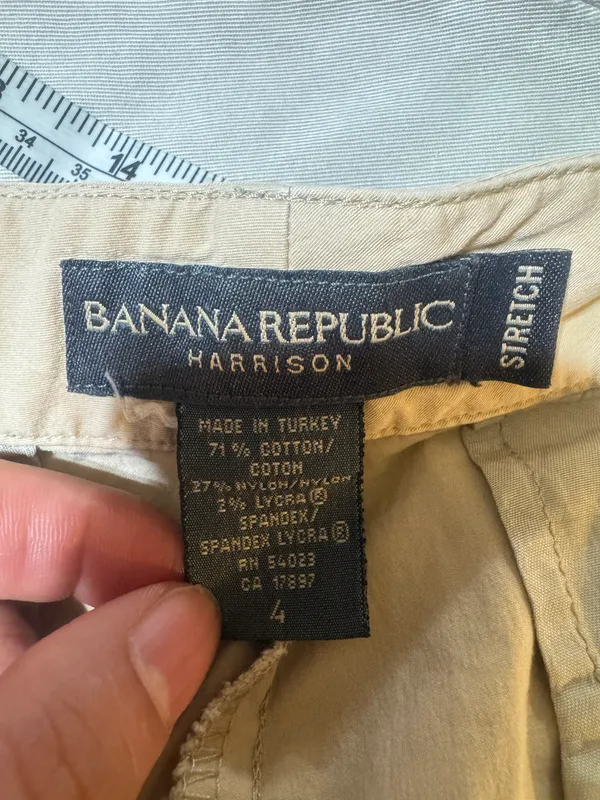 Banana Republic mid rise Tan Capri pants size 4/S Pre owned tan capri cropped pants with belt loops, two back pockets zipper, and hook closure. Dressy business, casual, stretchy slim straight trousers - Image 7