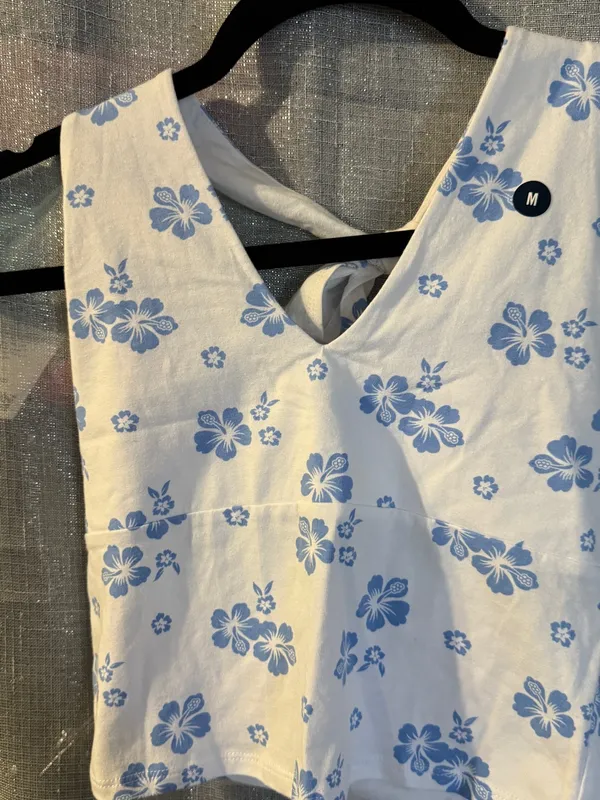 Hollister White V-Neck Cropped Camisole with Blue Floral Print - Image 2