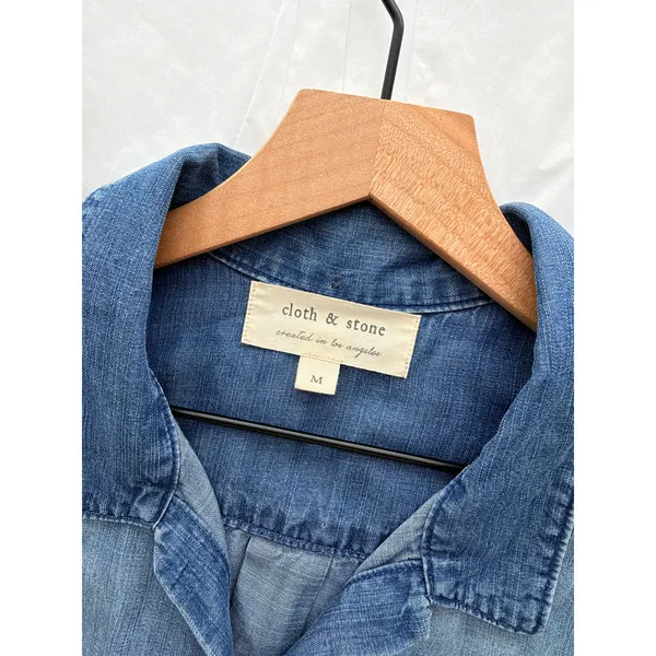 Cloth & Stone Chambray Button Down Tie Front Blouse Medium - Image 4