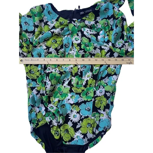 NWOT. Zara Draped Floral Blue Green Long Sleeve Cut Out Bodysuit M - Image 2
