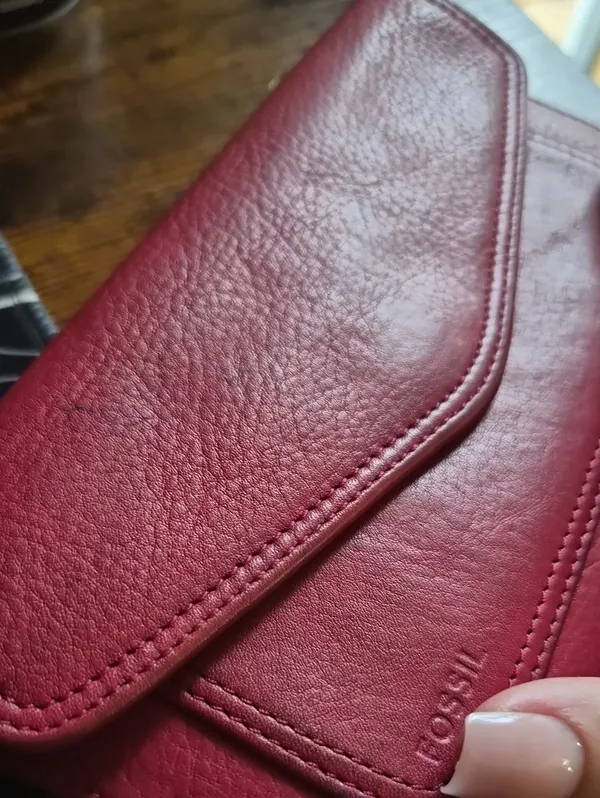 Vintage Red Leather Fossil trifold wallet - Image 10