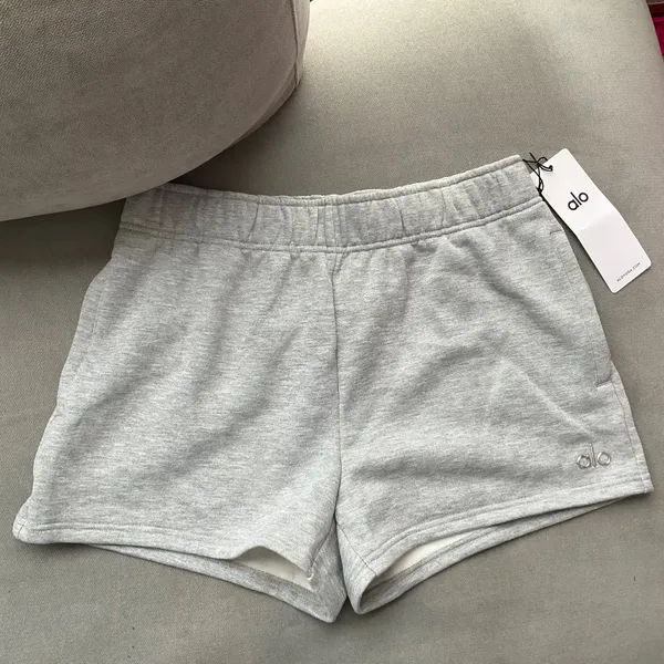 Alo Yoga Accolade Short Athletic Heather Grey S - Image 2