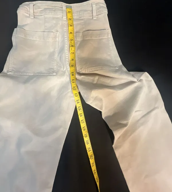 Zara High-Waisted Wide-Leg Raw Hem Jeans in Cream - Image 7