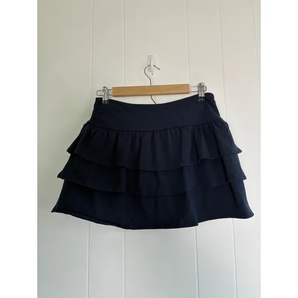 NWT Hollister Navy Blue Tiered Ruffle Skort Built-in Shorts Pockets Medium NEW - Image 3