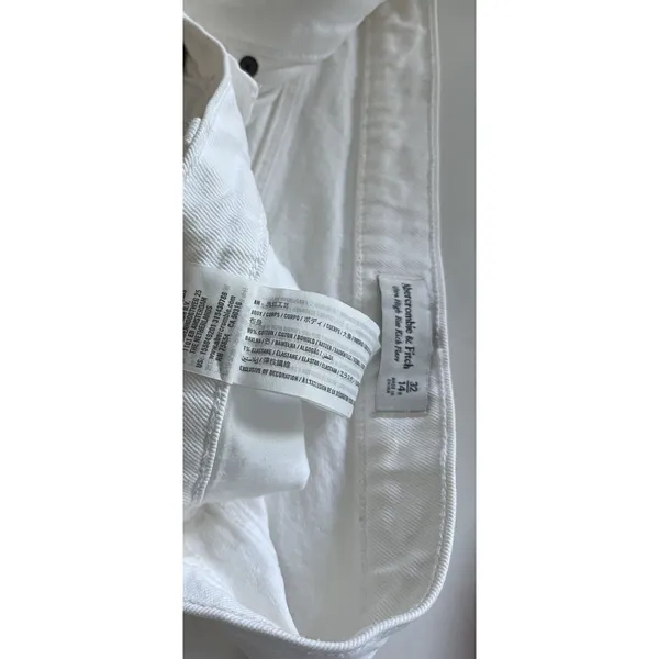 Abercrombie & Fitch Ultra High Rise Kick Flare White Jeans Raw Hem Size 32/14 - Image 5