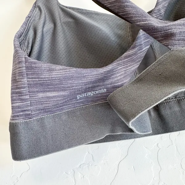 Patagonia | Switchback Cross-Back Sports‎ Bra in Spacedye Forage Grey - Image 4
