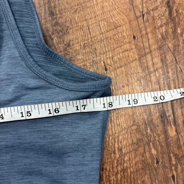 Women's Vuori Falls Jumpsuit in Light Azure Heather Blue Size M Soft $118 EUC - Image 10