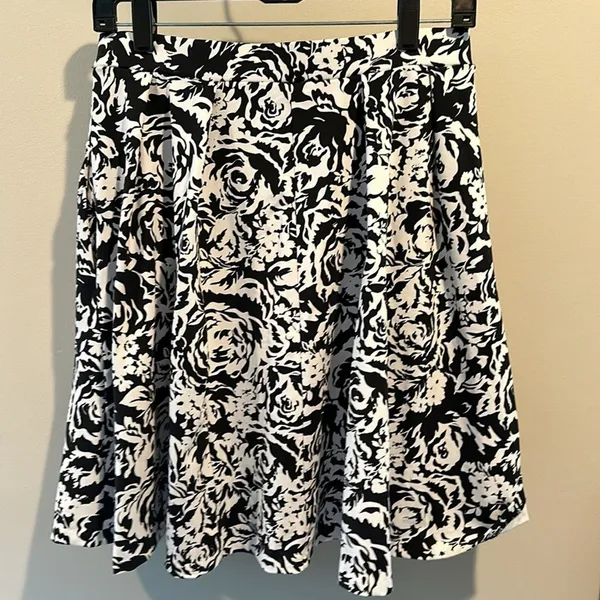 Adrienne Vittadini Medium‎ Pull-on Activewear Skirt - Image 8