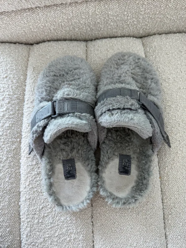UGG Slides Fur  - Image 2