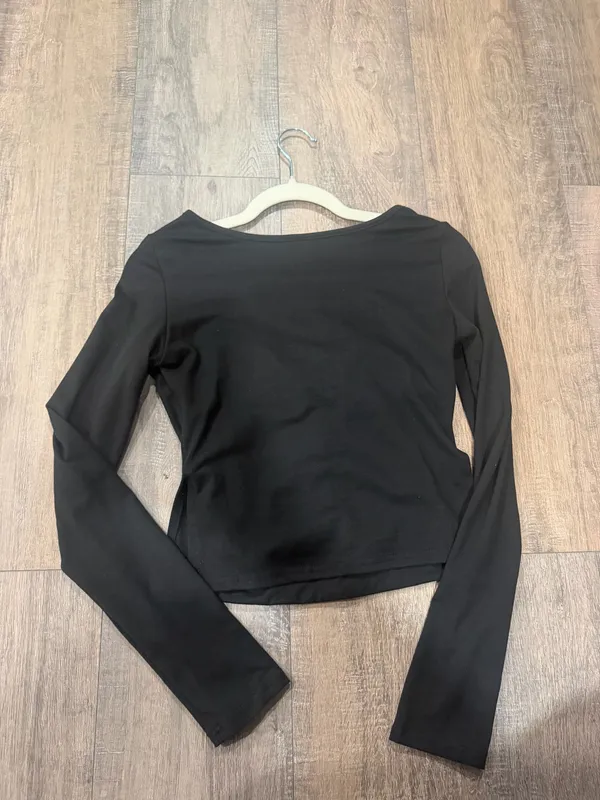 Amazon black long sleeve - Image 4