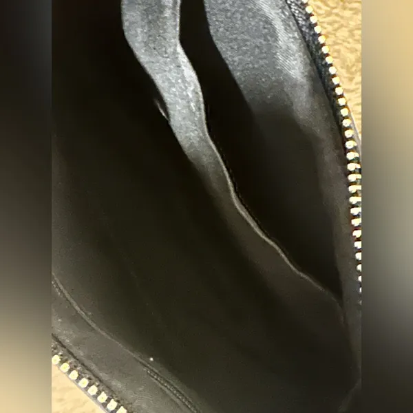 🔥New🔥Black Shoulder Baguette Bag with Gold Accents - Image 3