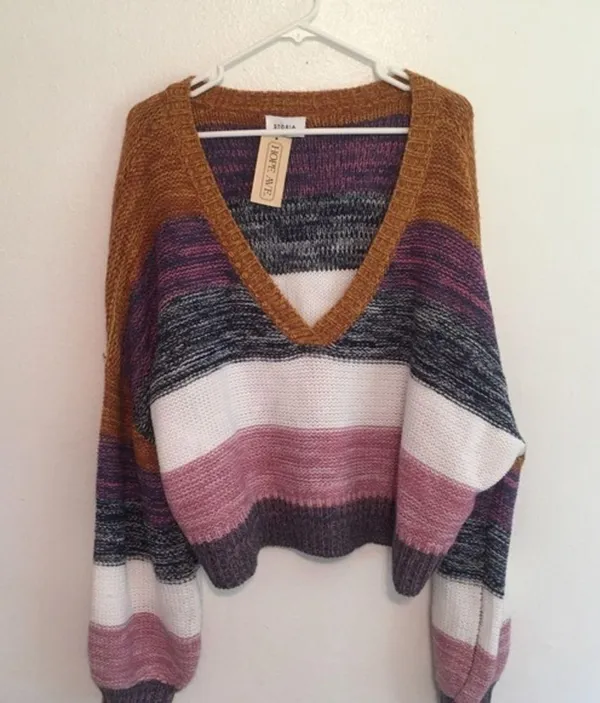 Storia Adorable /gorgeous sweater/bell sleeves - Image 5