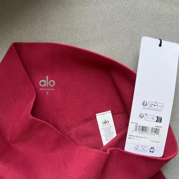 Alo Yoga 4" Seamless Modal Ribbed High-Waist Short Summer Romance Red S - Image 3