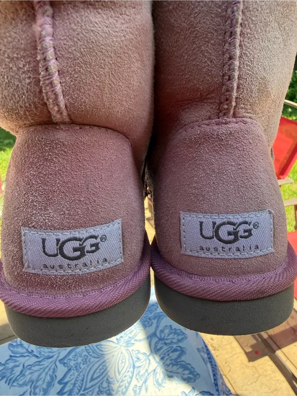 UGG Australia Womens Pink Suede Sheepskin Classic Short 5825 Boot Size 5 - Image 4