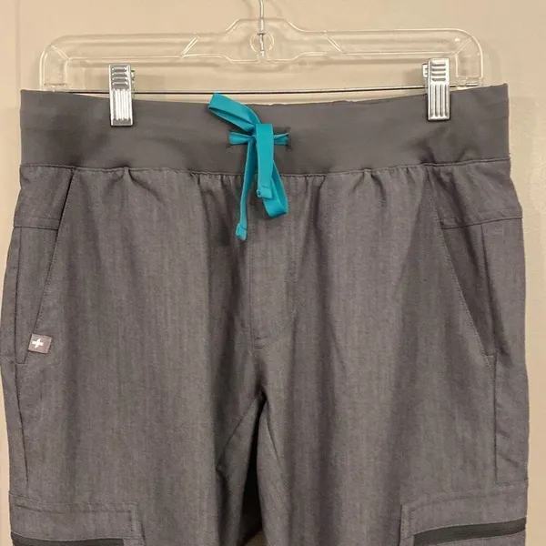 Figs scrub pants size small - Image 4