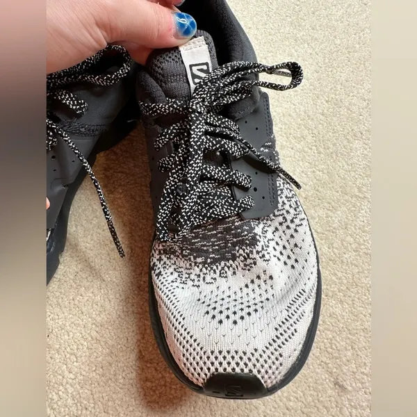Salomon Black and Gray Athletic Shoes - Image 8