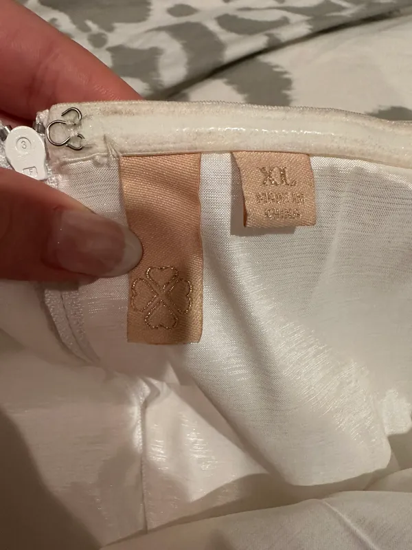 Dillard's Strapless Dress With Bow and Detachable Train - Image 4
