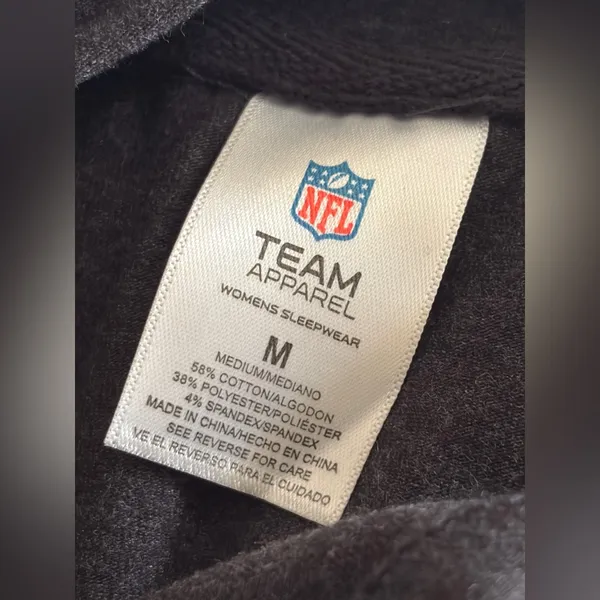 NFL Team Apparel New England Patriots Gray Shirt Size M - Image 4