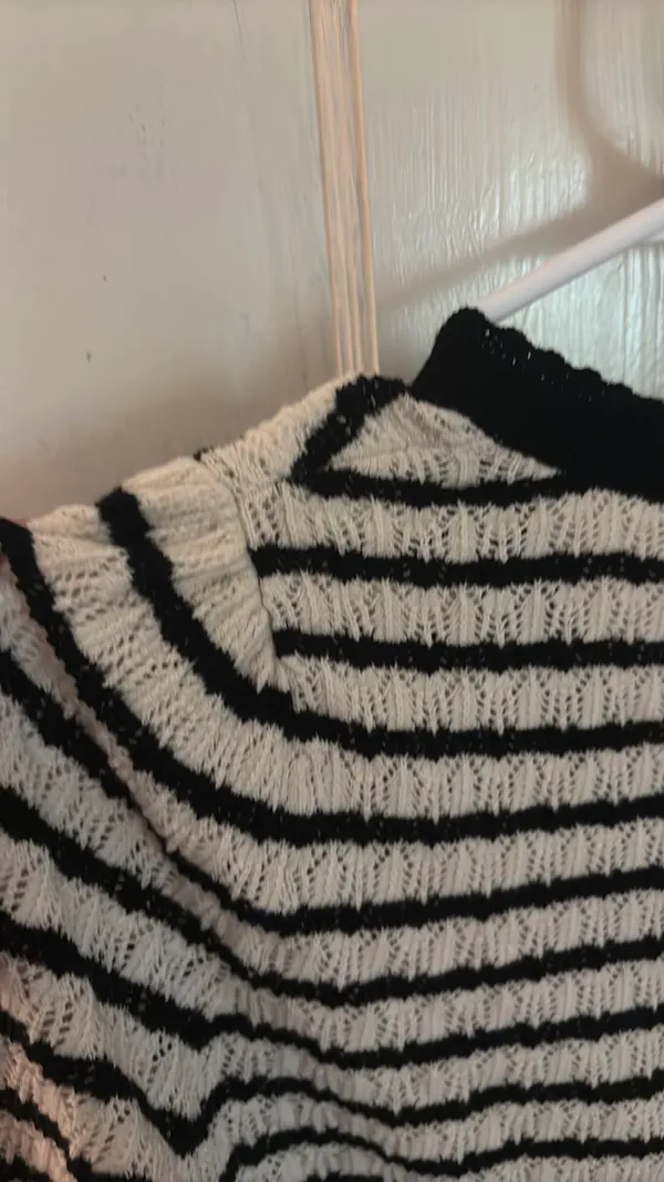 Old Navy Blouse Long Sleeve Striped Button Up - Image 5