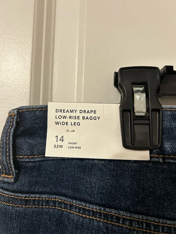 American Eagle Jeans - Image 4