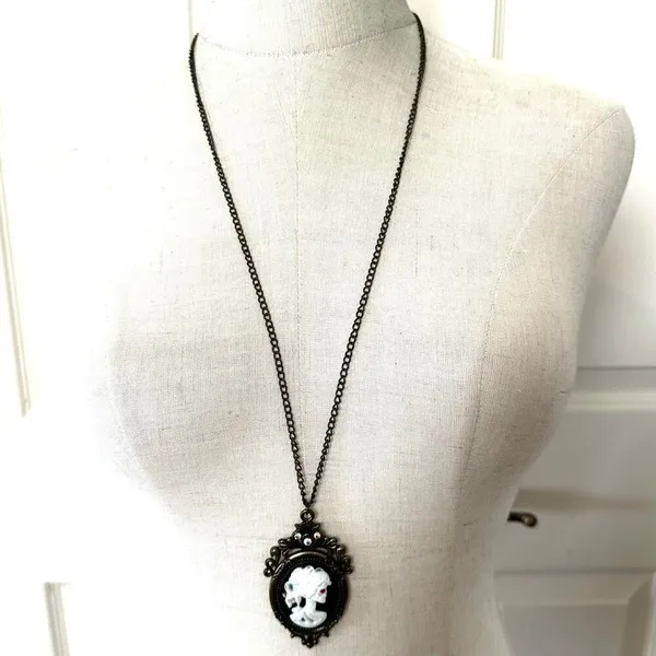 Girl Skeleton Cameo Pendant necklace - Image 2