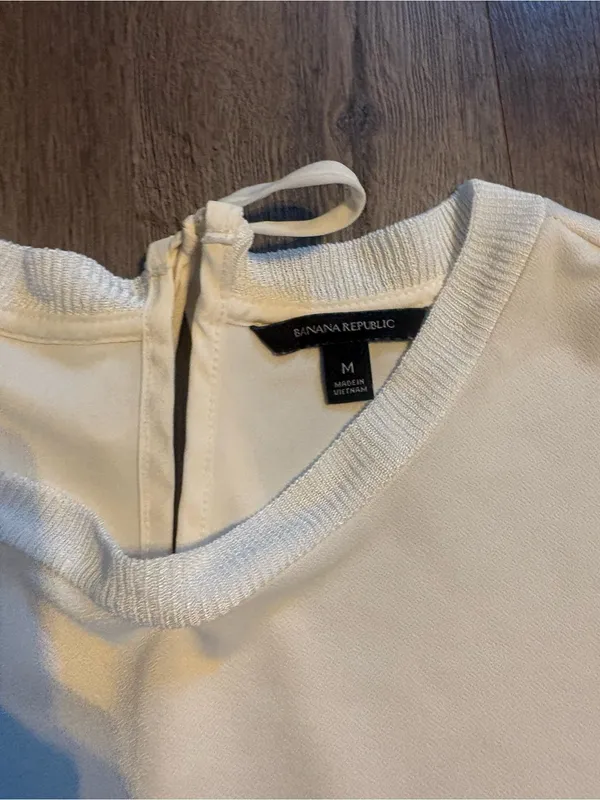 Banana Republic White Short Sleeve Pocket Blouse Top Tie Back Size Medium Shirt - Image 3