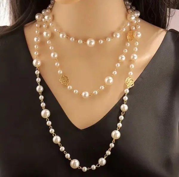 Elegant Gold and Pearl Long Necklace - Image 4