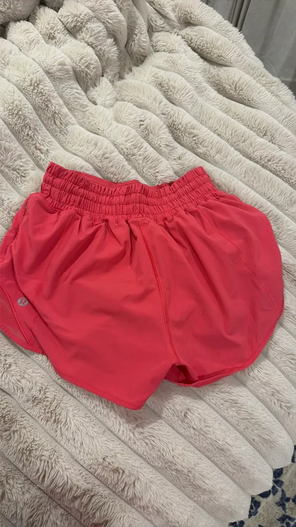 Lululemon Hotty Hot High-Rise Lined Short 2.5" - Image 2