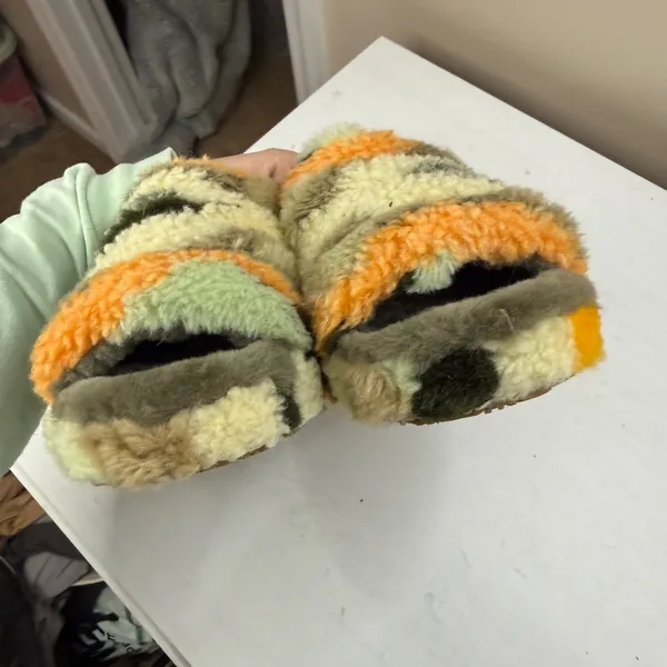 Ugg Fluff Yeah Slide Cali Collage Olive (camo) size 8 - Image 9