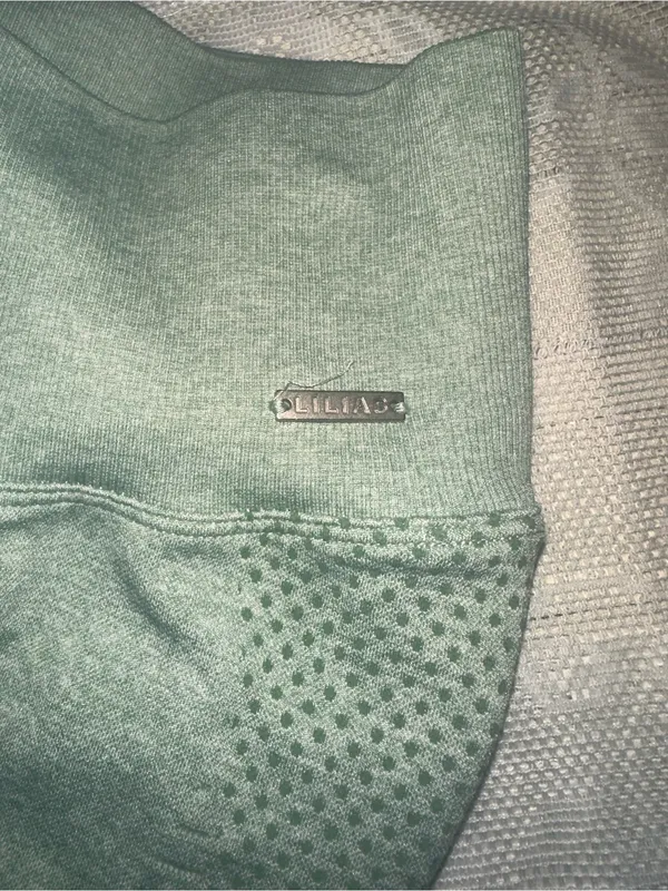 Lilias Active Mint Green Seamless Active Leggings Scrunch NWOT Sz S - Image 2