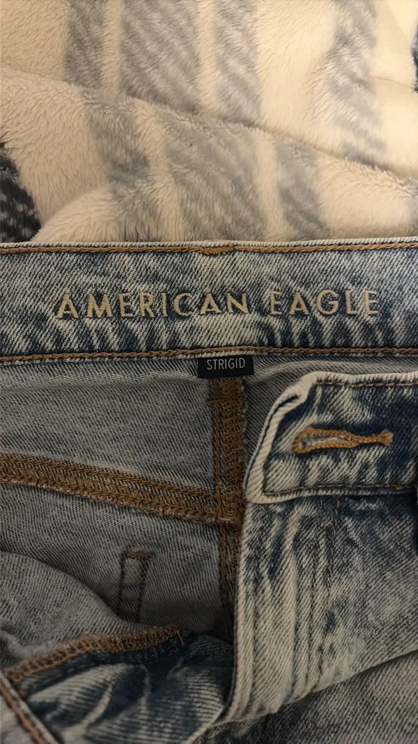 American Eagle Jeans - Image 4