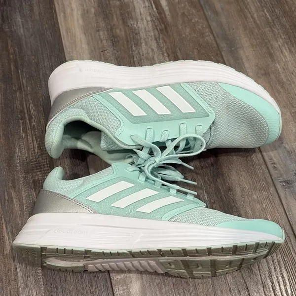 Adidas cloud foam running shoes- mint green size 10 - Image 2