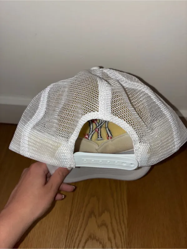 White Trucker Hat with Yankees Logo and Heart Detailing - Image 2