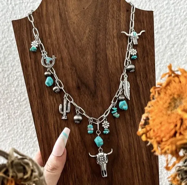 Southwestern turquoise and silver necklace and bracelet set - Image 6