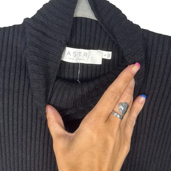 Astr the label Gwendolyn Funnel Neck Long Sleeve Sweater‎ Dress - Image 4
