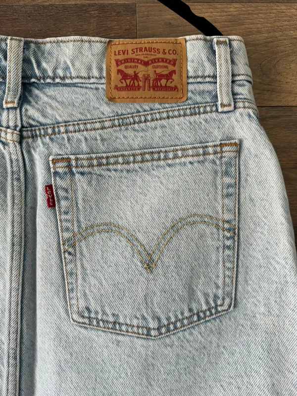 Levi's Denim Mini Skirt - Image 4