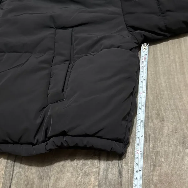 Divided Women's Black Cropped Puffer Jacket M - Image 5