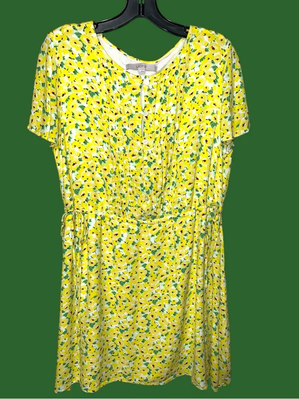 Loft brand adorable Yellow Floral Short-Sleeve Midi Dress - Image 4