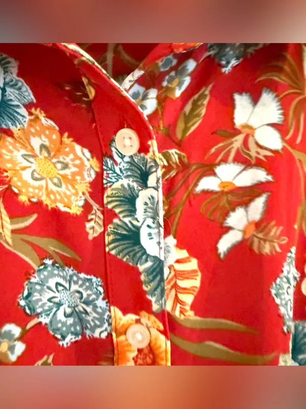 Loft Womens Shirt Blouse Red Floral Button Up Long Sleeve Size Medium - Image 10