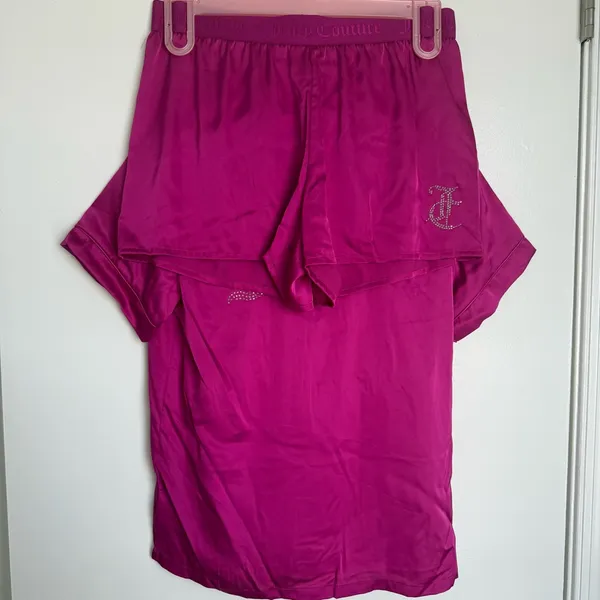 NWT Juicy Couture Women's Fuchsia pink satin Pajama Set small - Image 4