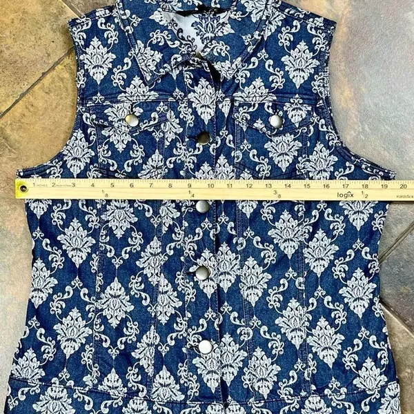 Baccini Floral Denim Style Sleeveless Button Down Collard Vest Large - Image 8