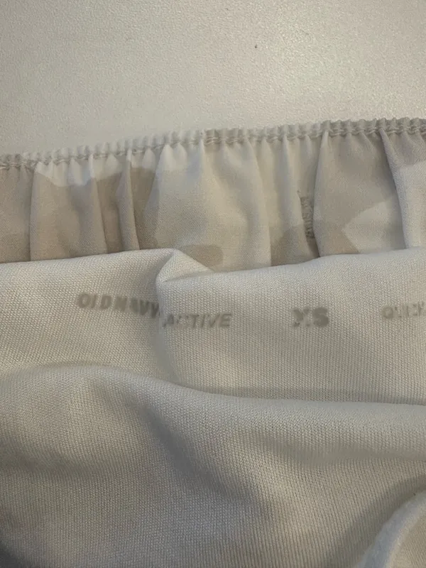 Old Navy Active Shorts Camo - Image 2