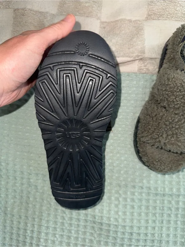NWOT olive green UGG‎ Oh Fluffita slippers size 6 - Image 2