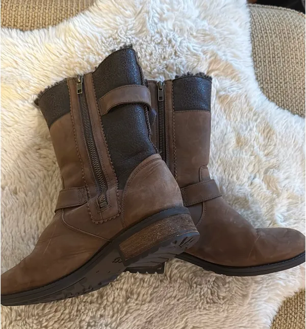 Ugg zip up boots - Image 2