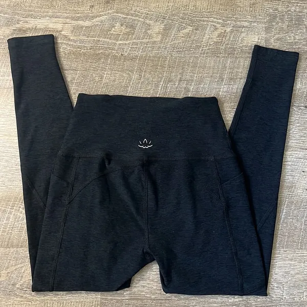 Beyond Yoga Charcoal Grey / Black Leggings Size Small - Image 3