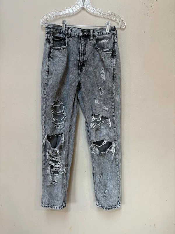 American Eagle Gray Acid Wash Ripped Boyfriend Jeans Y2K Grunge 6 - Image 9