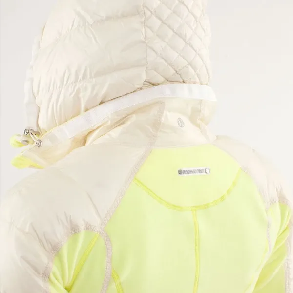 Lululemon Yellow Cream Down Ski Jacket Sz 6 Hooded Water Resistant Luxe Warm - Image 5