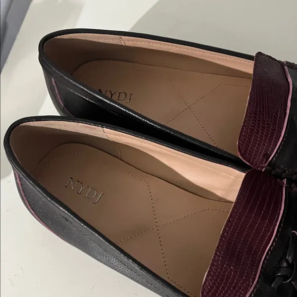 NYDJ Women’s Leather Burgundy Tassel Loafers Ariel Wine Size 8.5 - Image 12