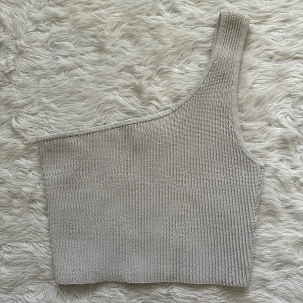 Aritzia Babaton Top Sculpt Knit One-Shoulder Cropped Tank Tight-fit Sz XS - Image 2