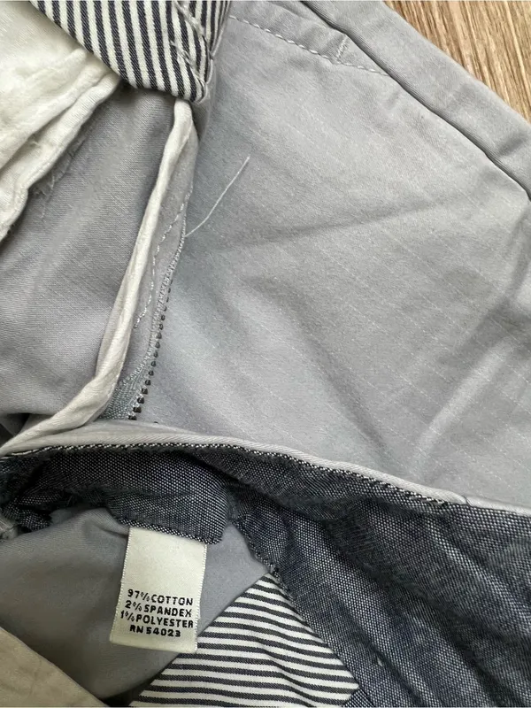 Banana Republic Light Gray Women's Capris with Belt Loops - Image 7